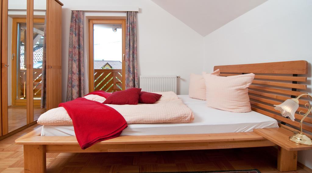 Gaestehaus Lutschounig Фаак ам Зее Екстериор снимка
