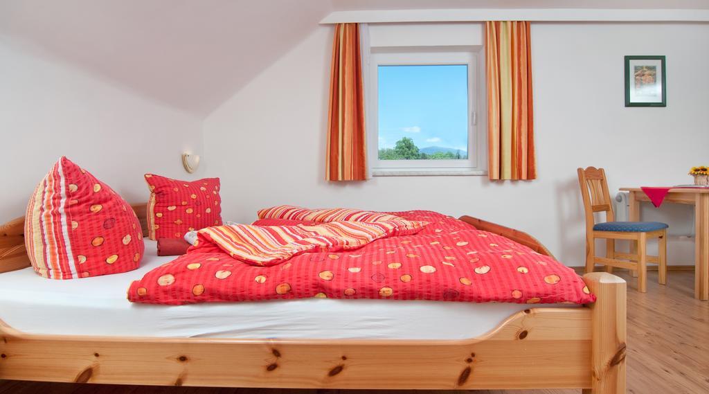 Gaestehaus Lutschounig Фаак ам Зее Екстериор снимка