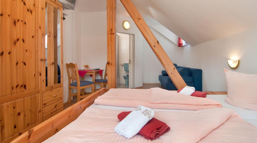 Gaestehaus Lutschounig Фаак ам Зее Екстериор снимка