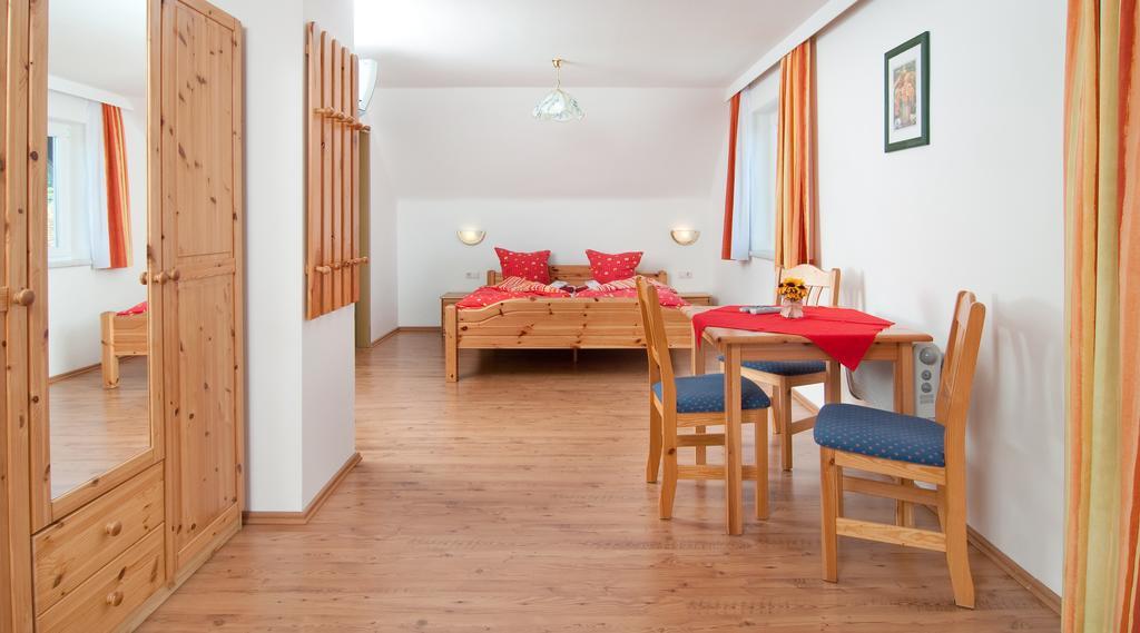 Gaestehaus Lutschounig Фаак ам Зее Екстериор снимка