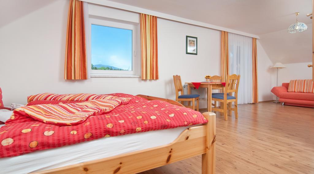 Gaestehaus Lutschounig Фаак ам Зее Екстериор снимка